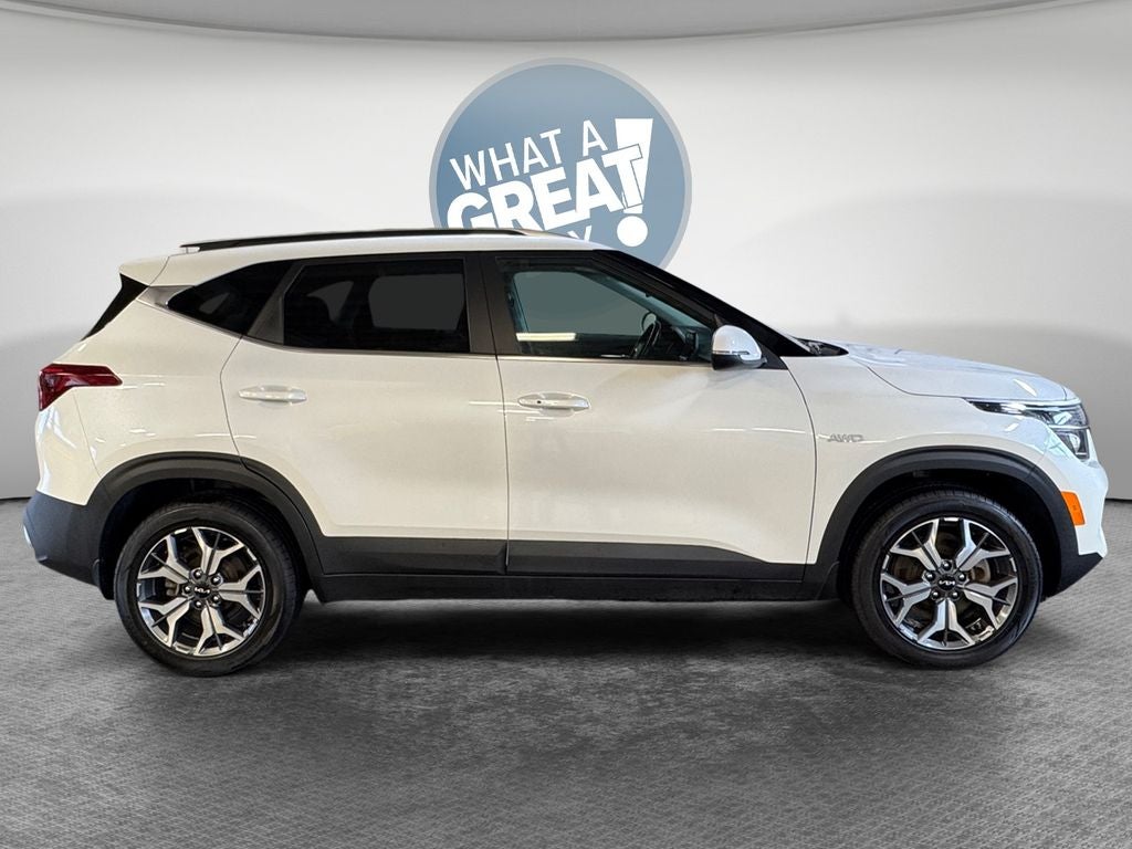 2023 Kia Seltos EX MOONROOF