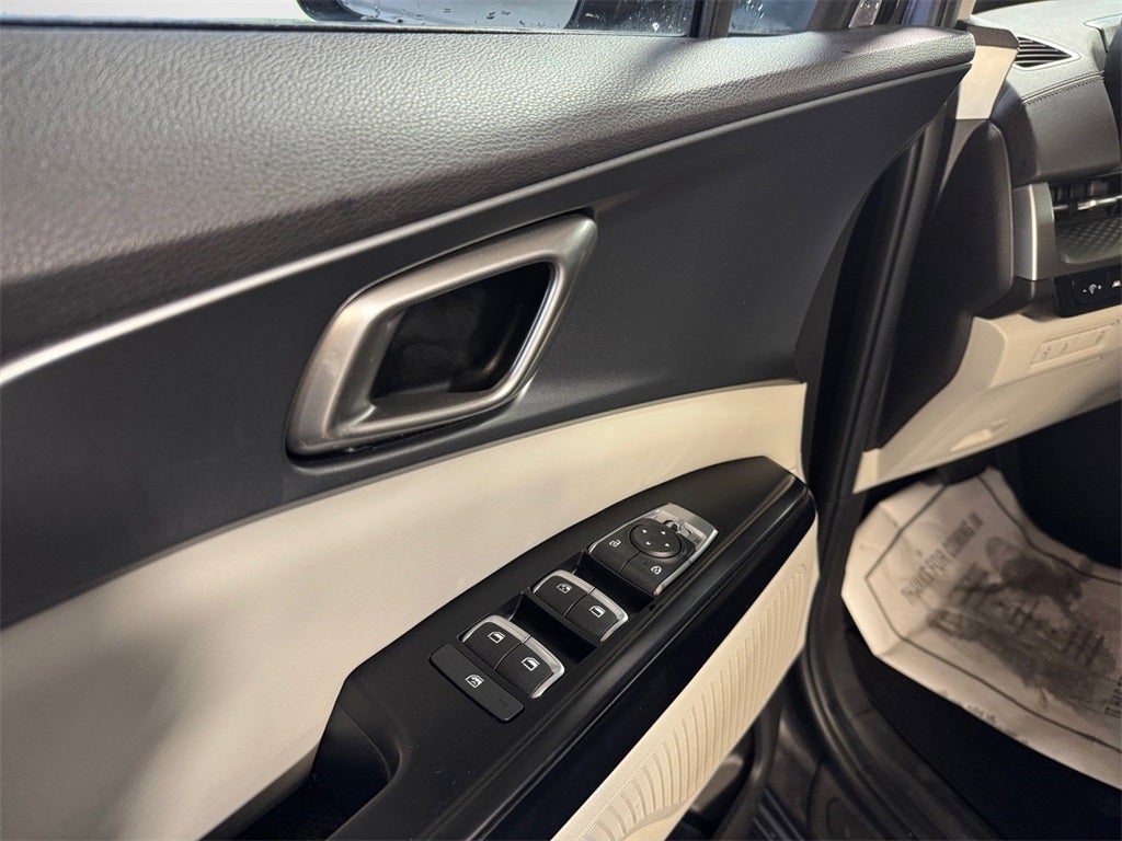 2024 Kia Carnival LX Seat Package