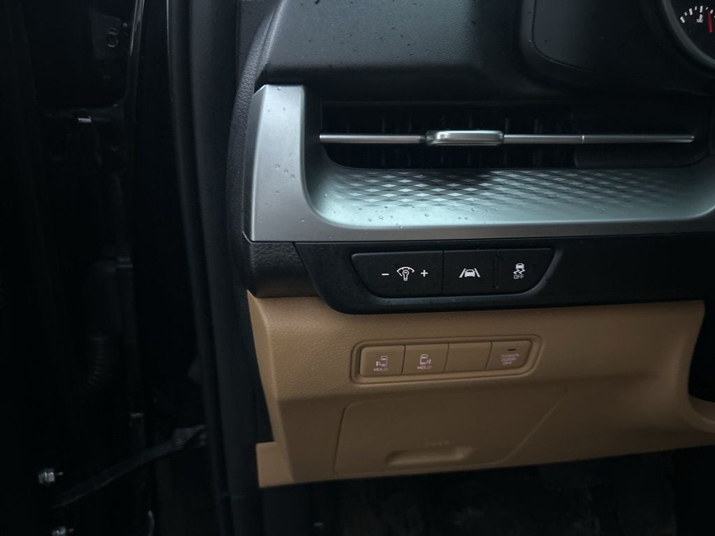 2023 Kia Carnival LX Seat Package