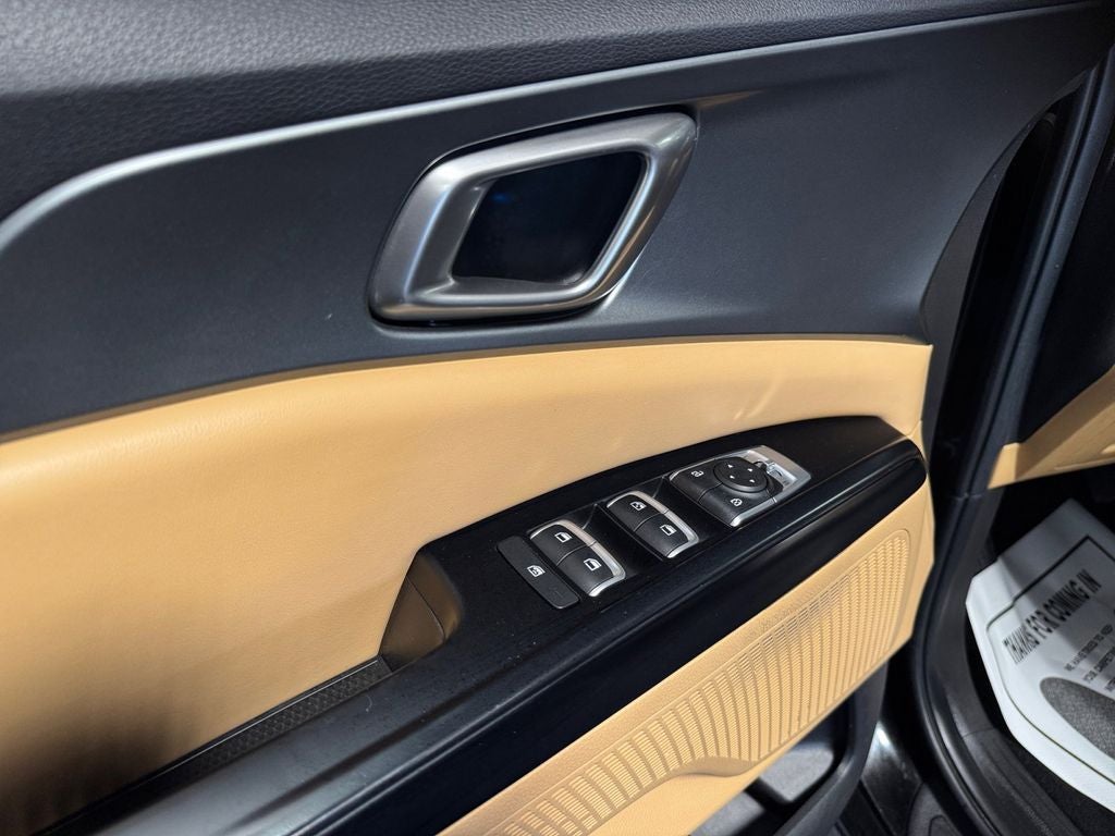 2023 Kia Carnival LX Seat Package