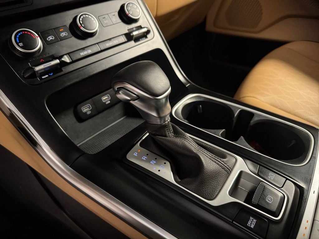 2023 Kia Carnival LX Seat Package