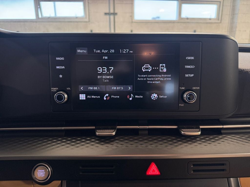 2024 Kia Carnival LX