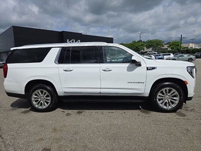 2023 GMC Yukon XL SLT 4WD