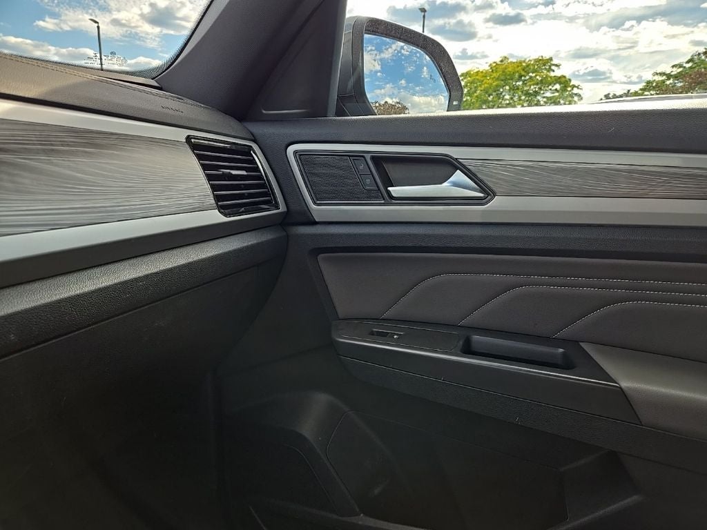 2023 Volkswagen Atlas Cross Sport 3.6L V6 SE w/Technology AWD