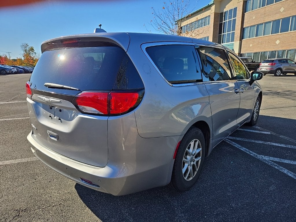 2017 Chrysler Pacifica LX