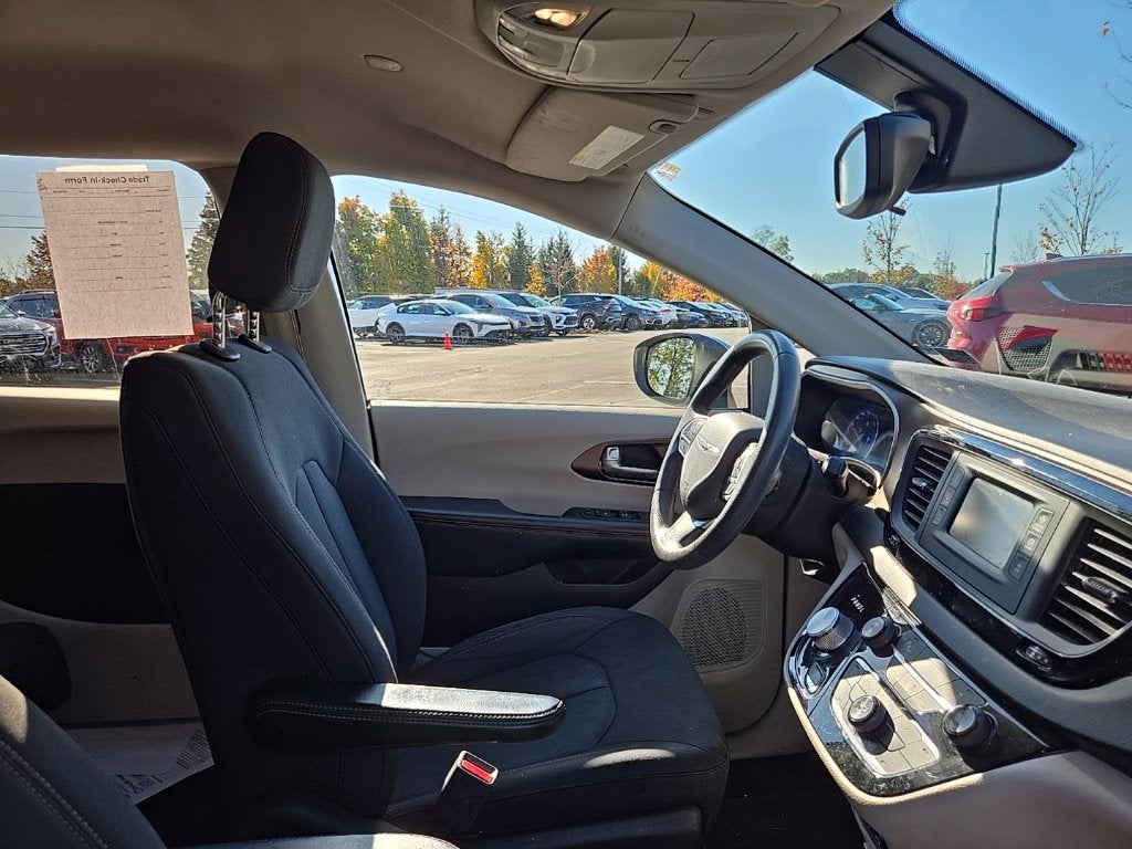 2017 Chrysler Pacifica LX