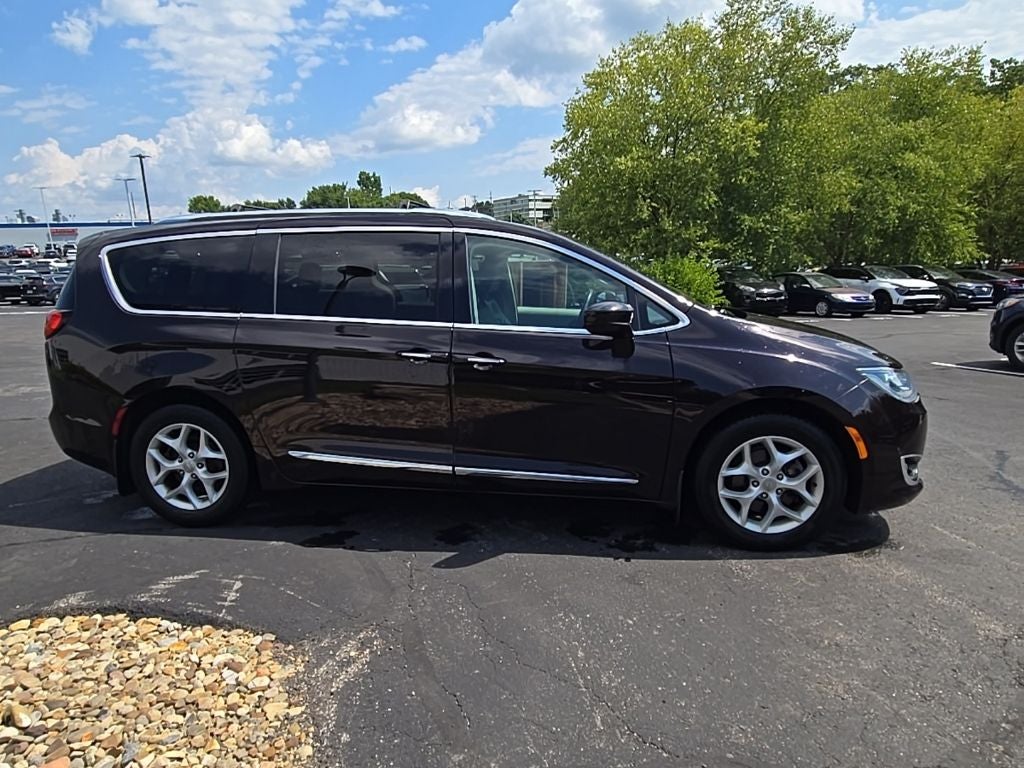 2017 Chrysler Pacifica Touring L Plus