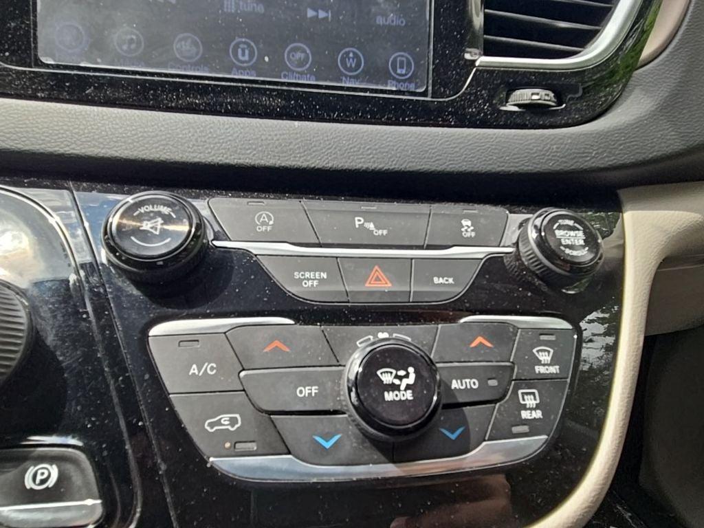 2017 Chrysler Pacifica Touring L Plus