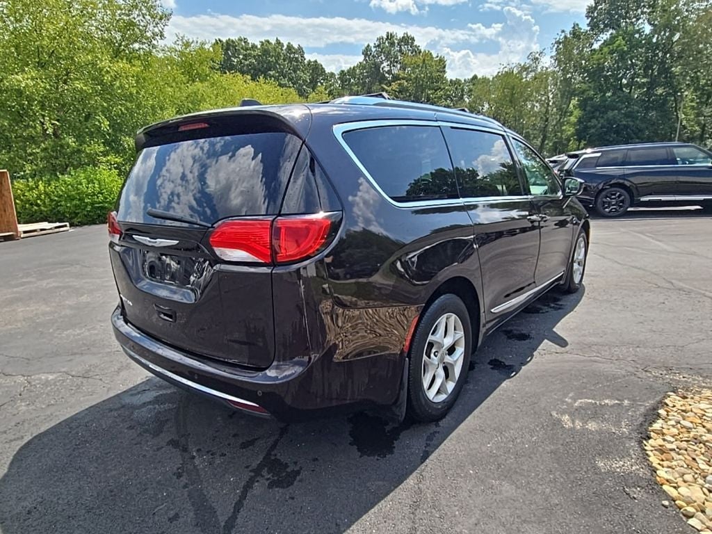 2017 Chrysler Pacifica Touring L Plus