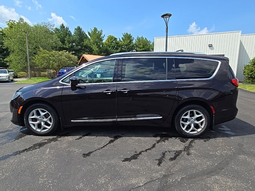 2017 Chrysler Pacifica Touring L Plus