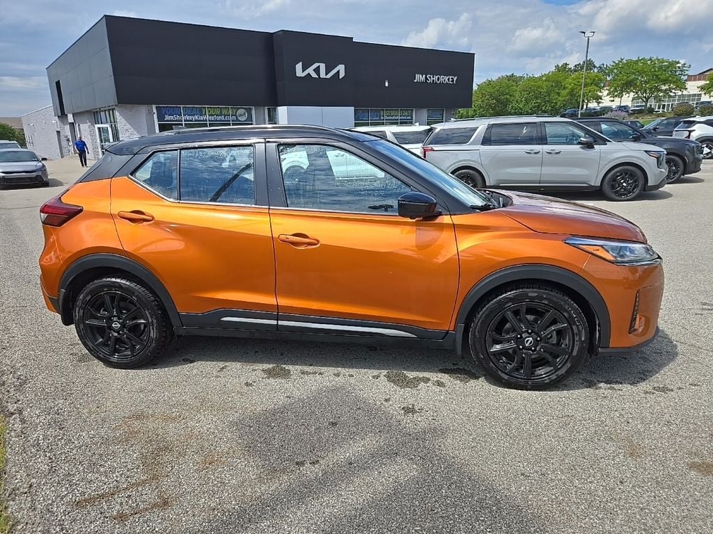2023 Nissan Kicks SR