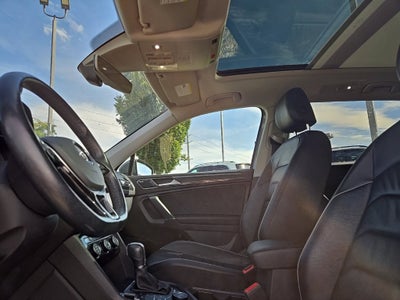 2018 Volkswagen Tiguan 2.0T SEL Premium 4Motion