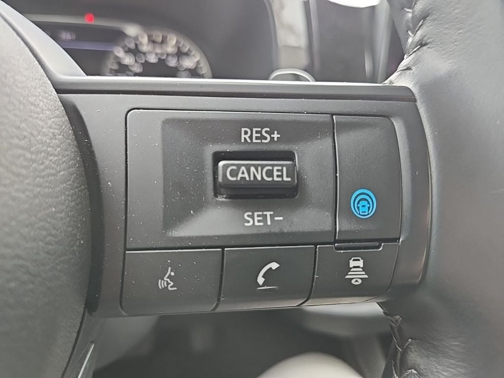 2024 Nissan Pathfinder SV 4WD