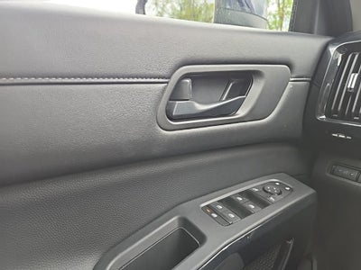 2024 Nissan Pathfinder SV 4WD