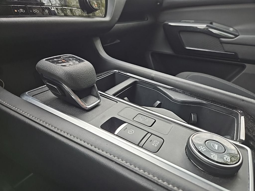 2024 Nissan Pathfinder SV 4WD
