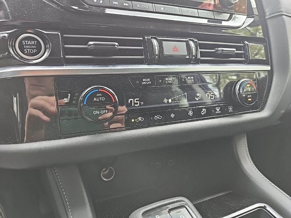 2024 Nissan Pathfinder SV 4WD
