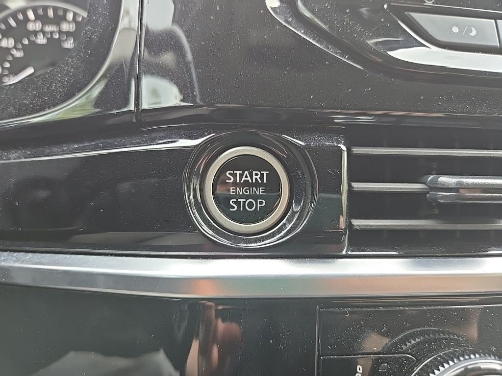 2024 Nissan Pathfinder SV 4WD
