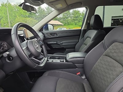 2024 Nissan Pathfinder SV 4WD