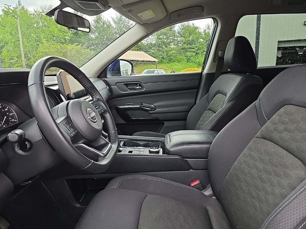 2024 Nissan Pathfinder SV 4WD