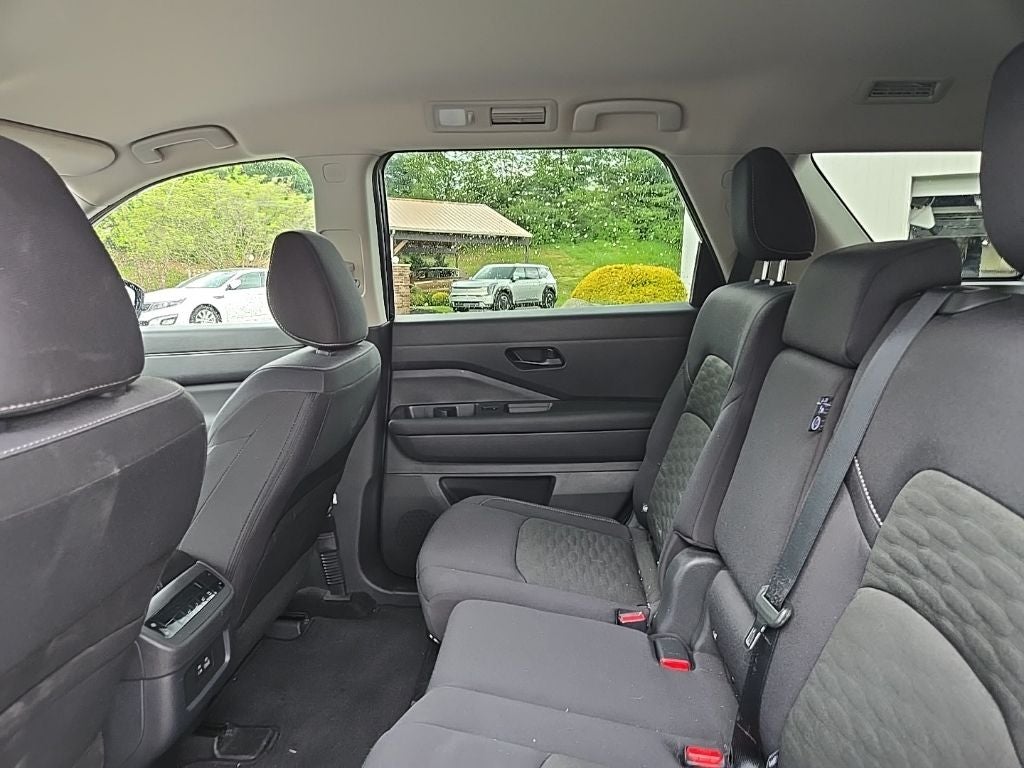 2024 Nissan Pathfinder SV 4WD