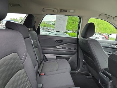 2024 Nissan Pathfinder SV 4WD