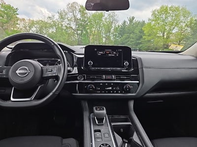 2024 Nissan Pathfinder SV 4WD