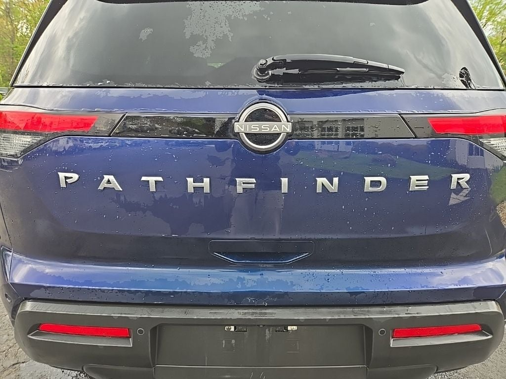 2024 Nissan Pathfinder SV 4WD