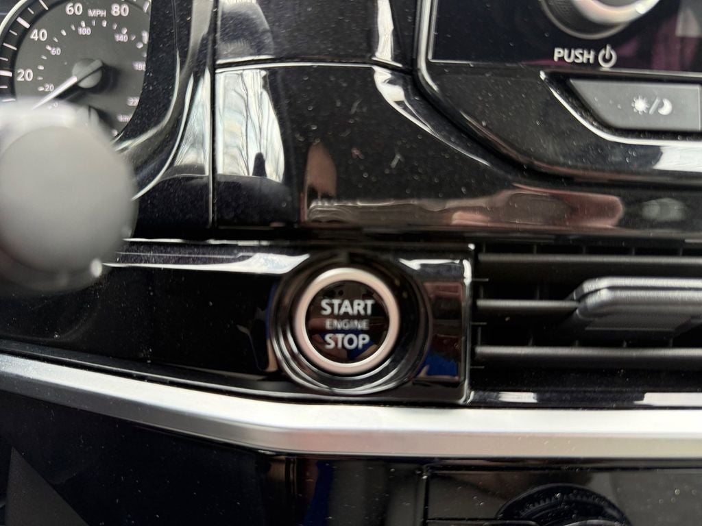 2024 Nissan Pathfinder SV 4WD