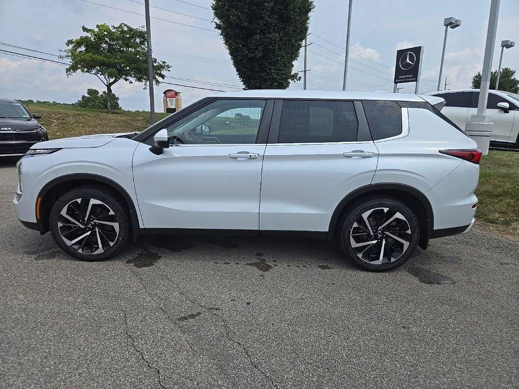 2024 Mitsubishi Outlander SE 4WD