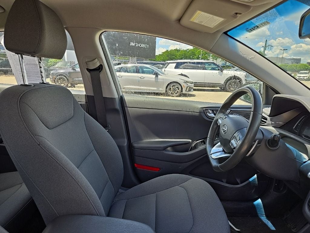 2022 Hyundai Ioniq Hybrid SE