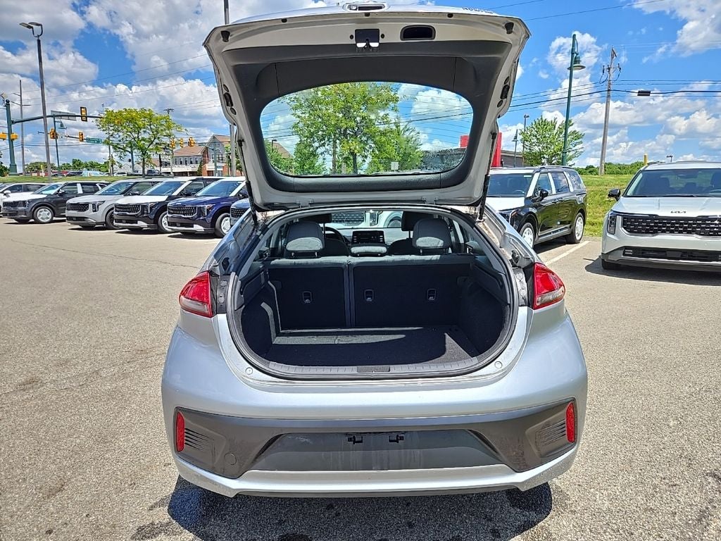 2022 Hyundai Ioniq Hybrid SE