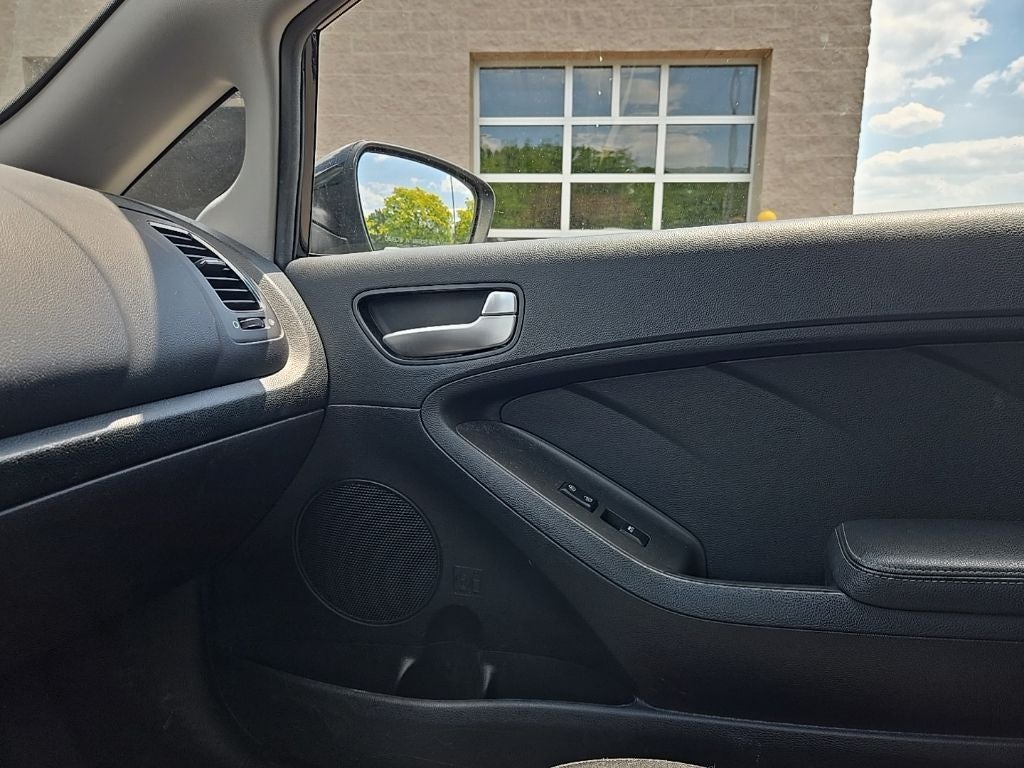 2017 Kia Forte5 LX