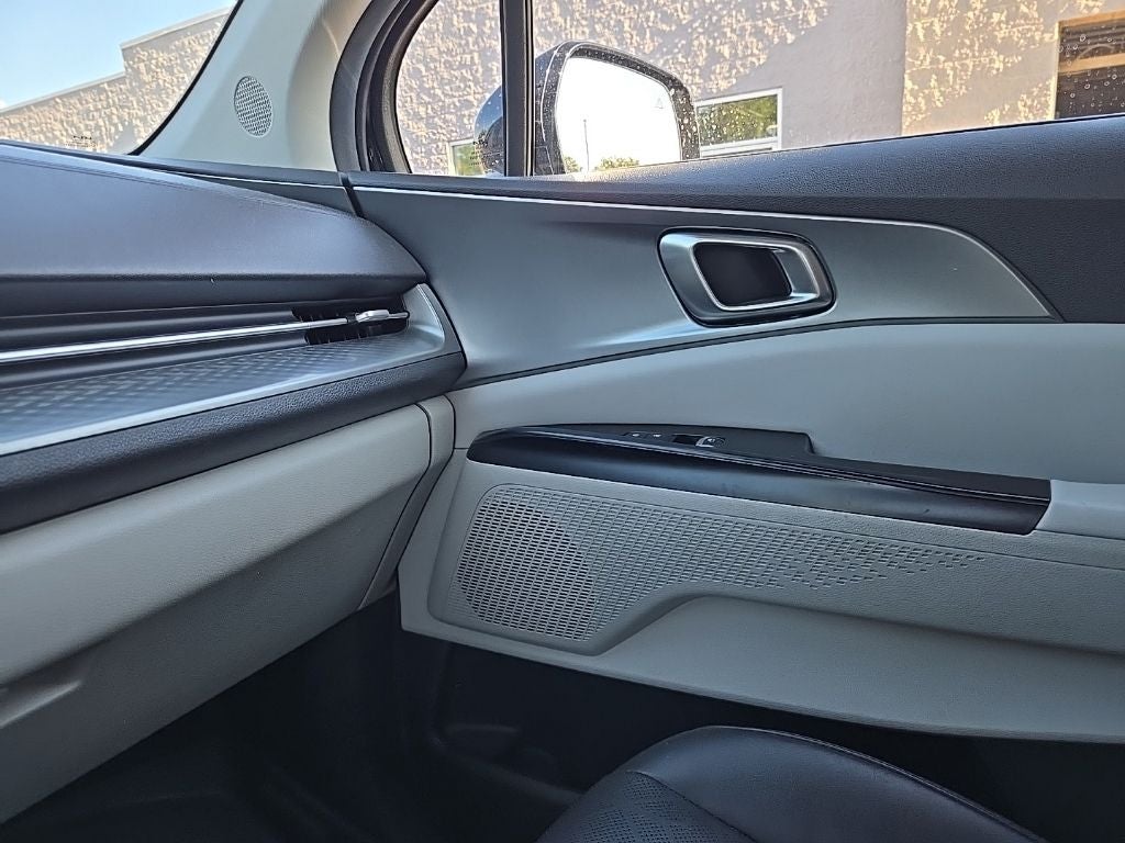 2023 Kia Carnival LX Seat Package