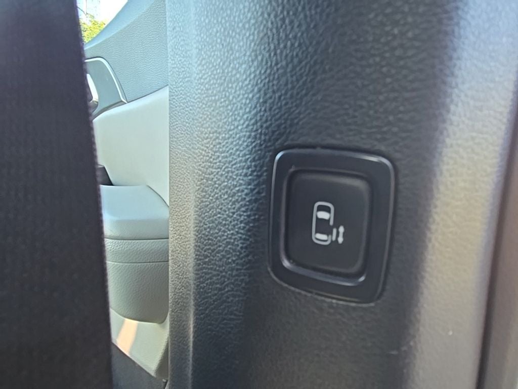 2023 Kia Carnival LX Seat Package