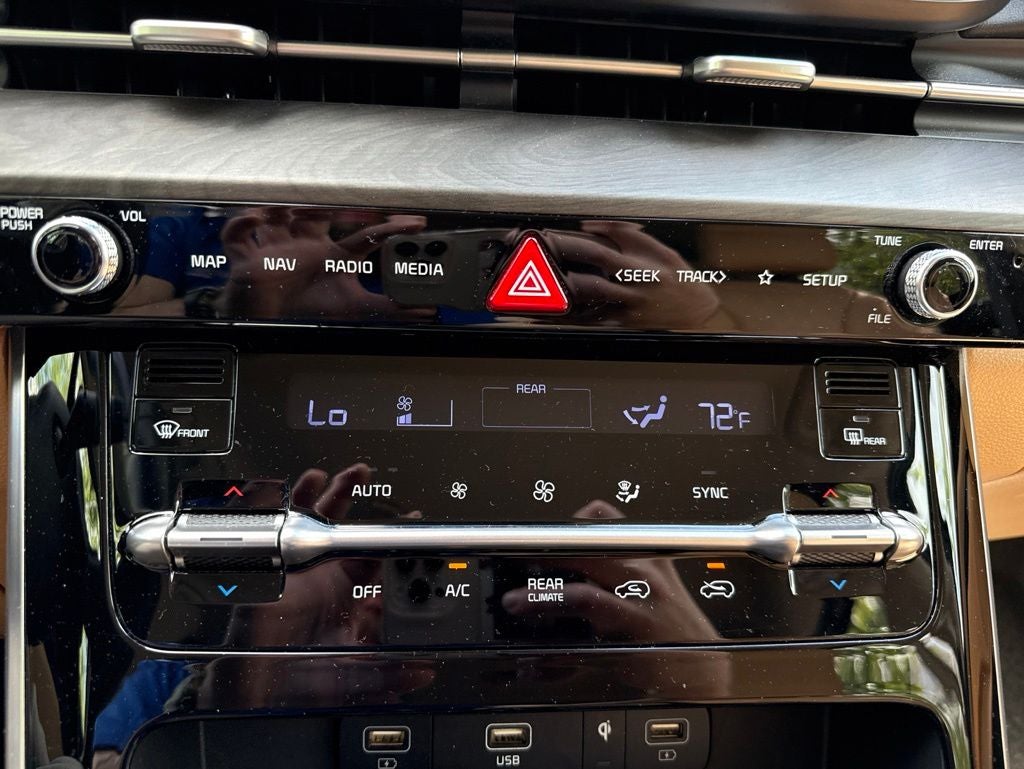 2024 Kia Carnival EX