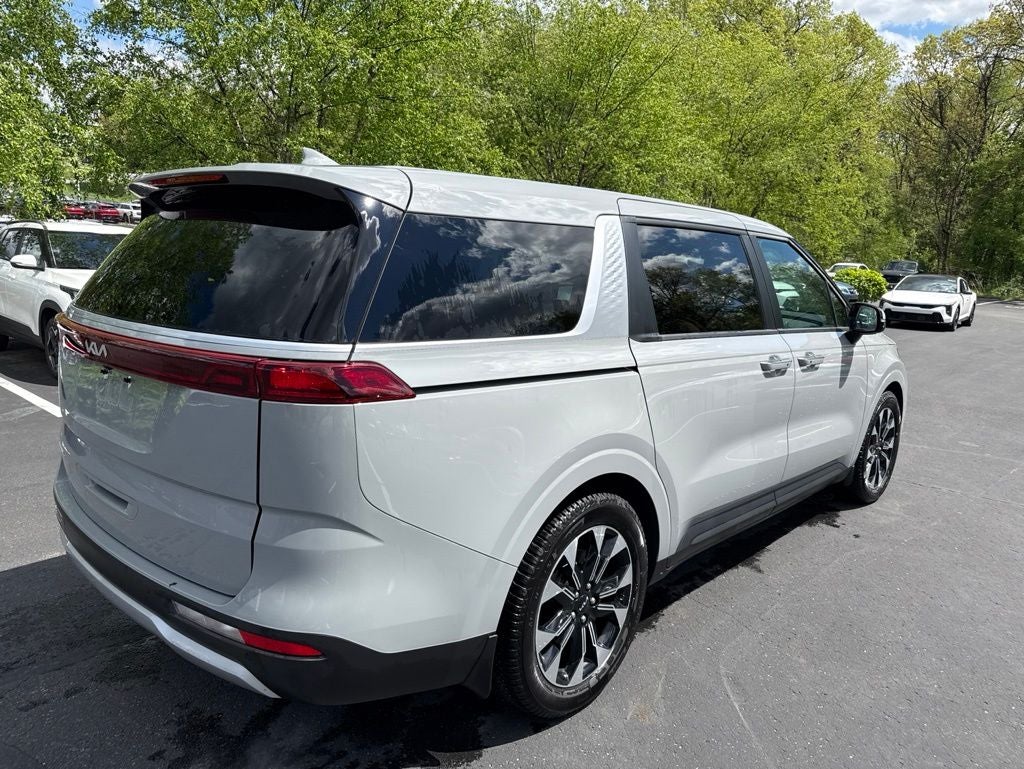 2024 Kia Carnival EX