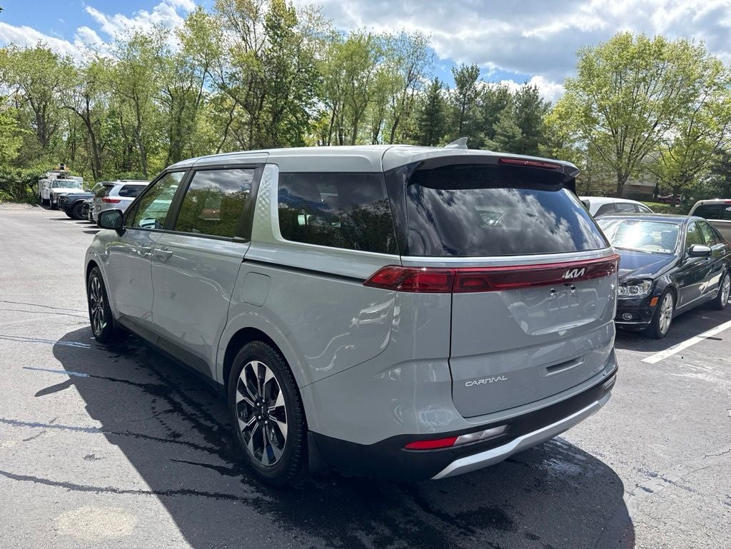 2024 Kia Carnival EX