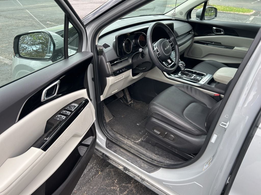 2024 Kia Carnival EX