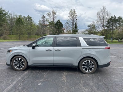 2024 Kia Carnival EX