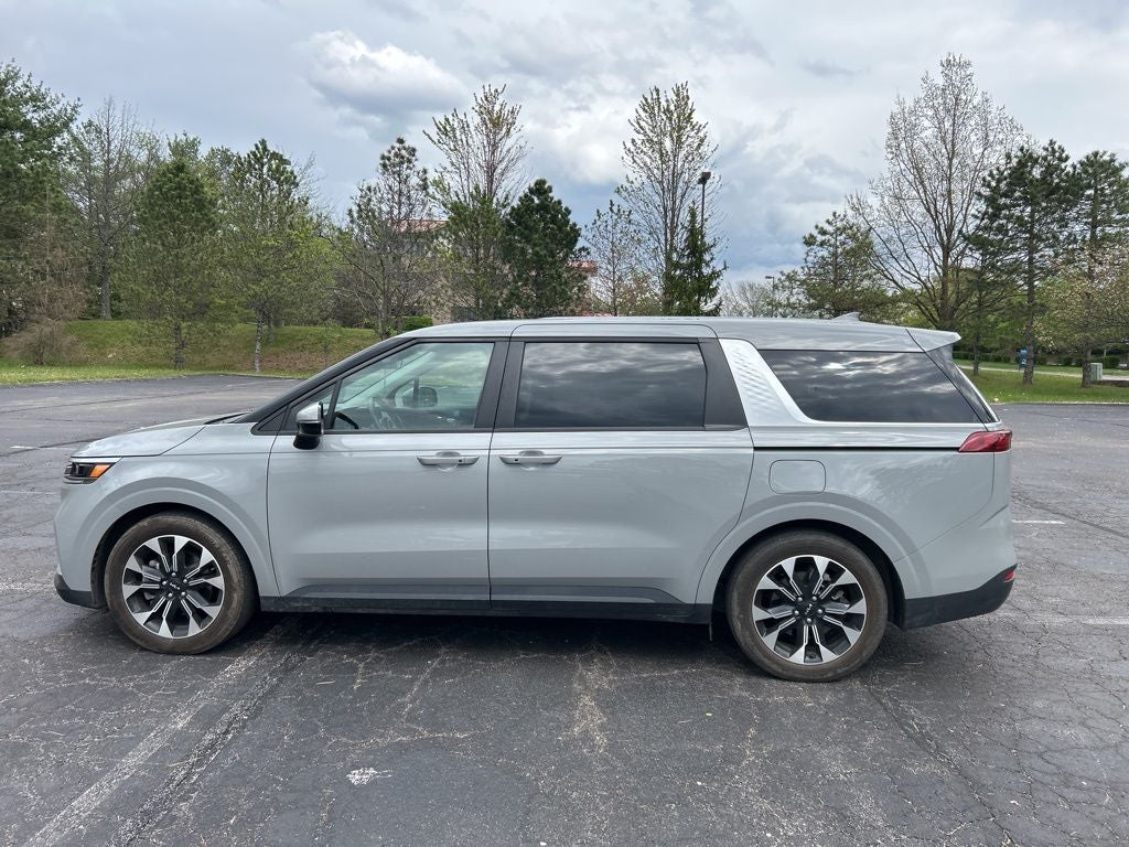 2024 Kia Carnival EX