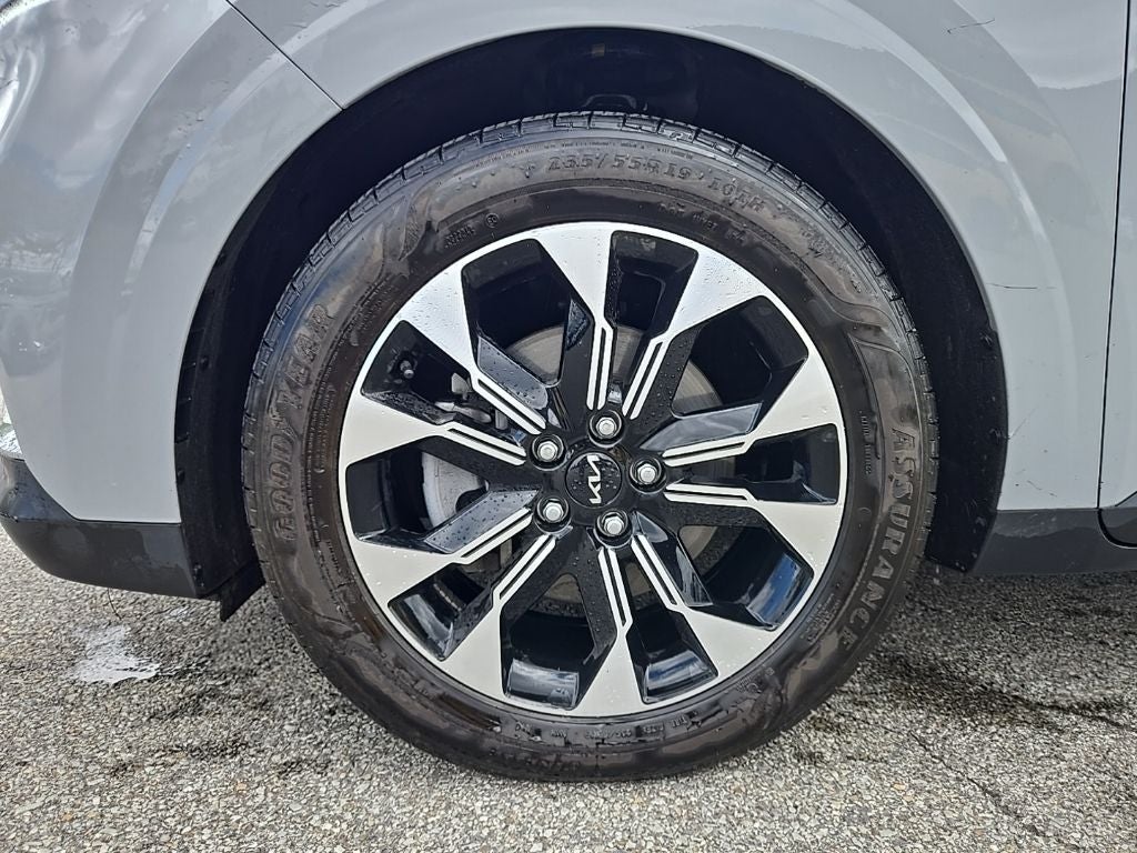 2024 Kia Carnival EX