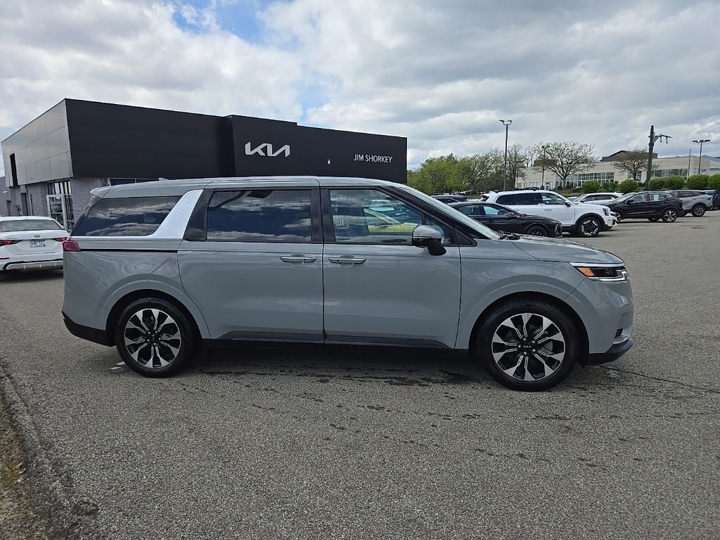 2024 Kia Carnival EX
