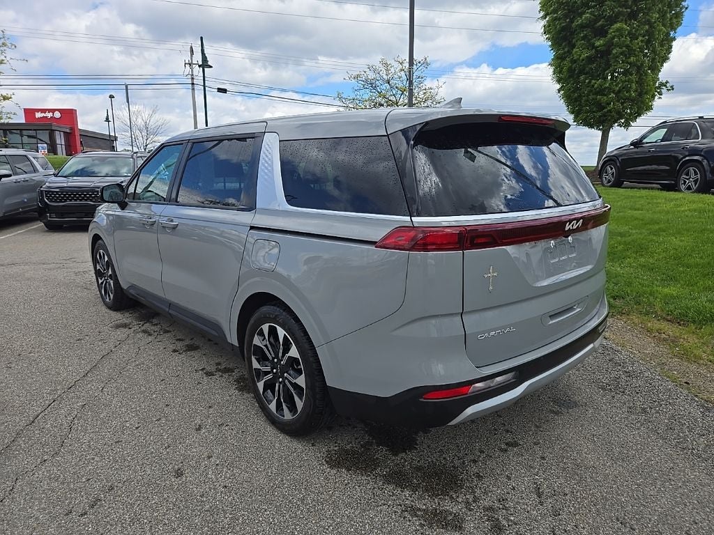 2024 Kia Carnival EX