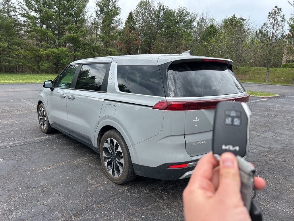 2024 Kia Carnival EX
