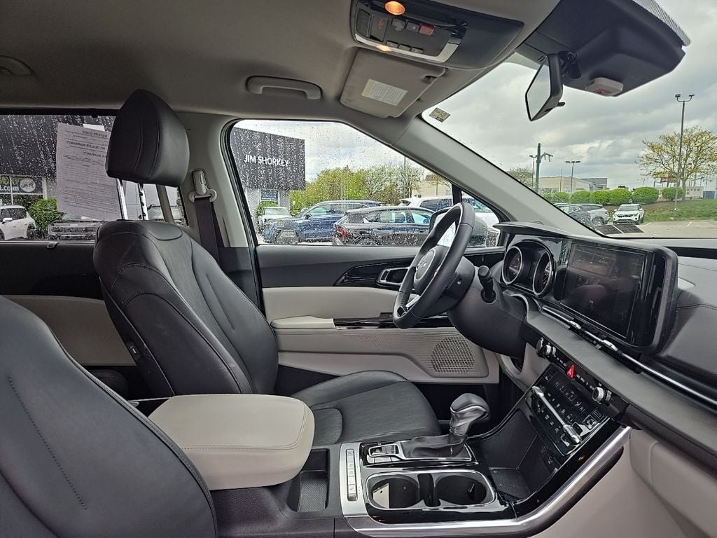 2024 Kia Carnival EX