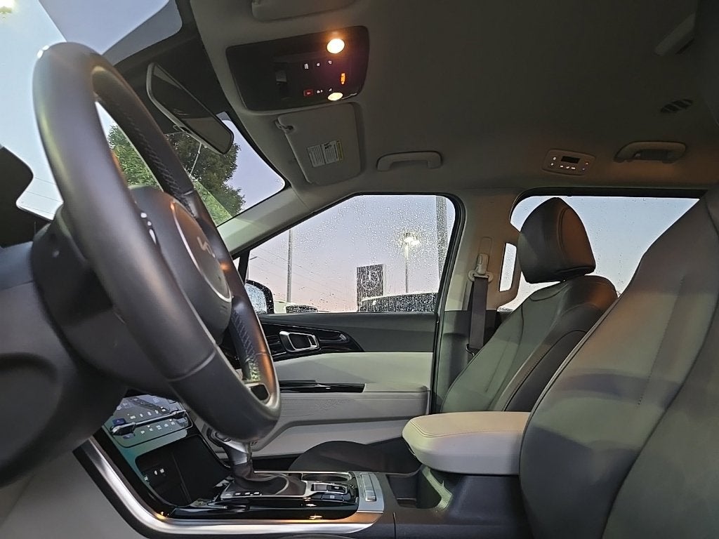 2024 Kia Carnival EX