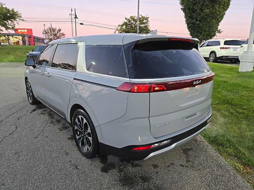 2024 Kia Carnival EX