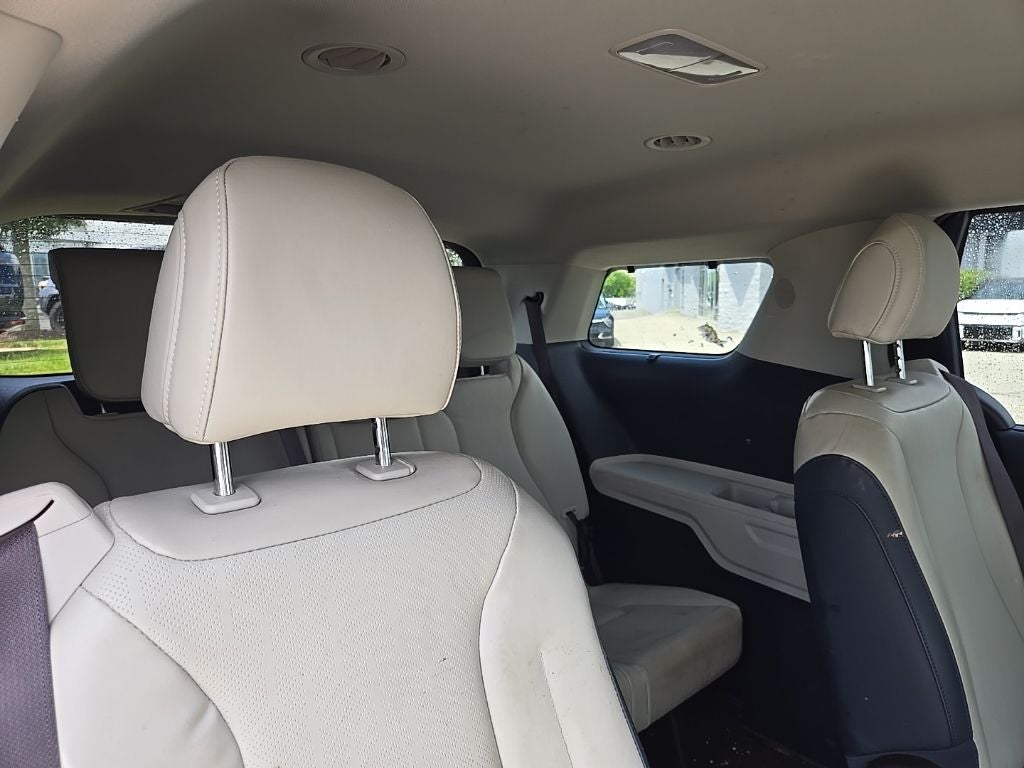 2025 Kia Carnival EX