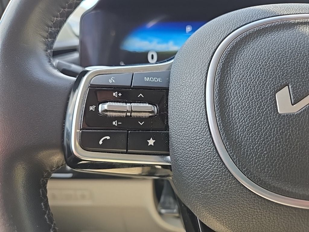2024 Kia Carnival SX