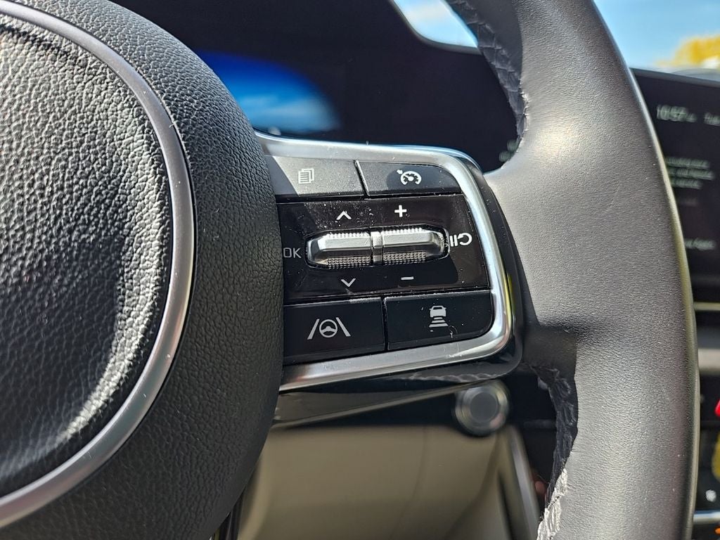 2024 Kia Carnival SX